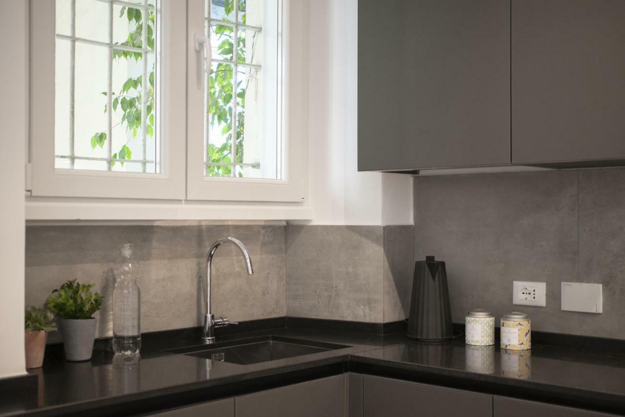 Ambio Suites Luxury Trastevere โรม ภายนอก รูปภาพ